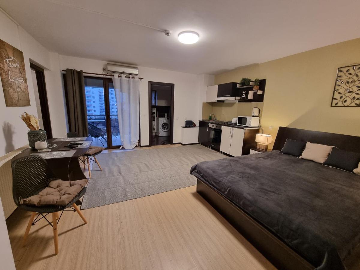 Lovely & Comfy, Central Apt In 이아시 외부 사진